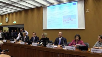 Dışişleri Bakanı Çavuşoğlu "Suriyeli Mülteci Krizi" panelinde konuştu