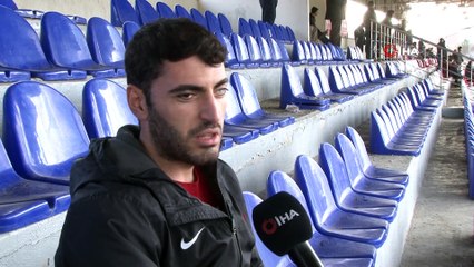 Yüzücü Olmak İsterken Gözlerini Kaybeden Mehmet Dinçer Hayata Futbolla Tutundu