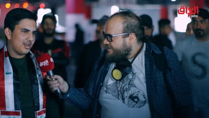 برنامج بين أهلنا يهدي العلم العراقي للمتظاهرين في ساحة التحرير