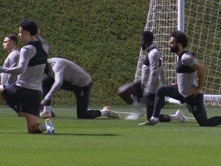 CdM Clubs - Premier entraînement de Liverpool à Doha... sans van Dijk