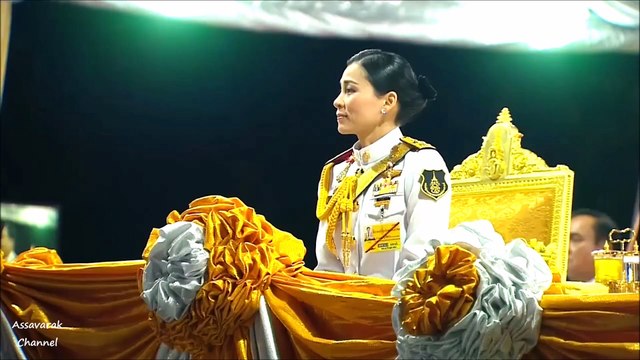 พระบรมราชินี เสด็จฯ ไปทอดพระเนตรการแสดงการฝึกทหาร ราชวัลลภเริงระบำ และกองทหารเกียรติยศ ประจำปี 2562