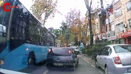 Beykoz’da magandaların trafikte bir sürücünün yolunu kestiği anlar kamerada