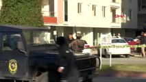 Antalya'da bir bankaya giren silahlı kişi, soygun girişiminde bulundu-2
