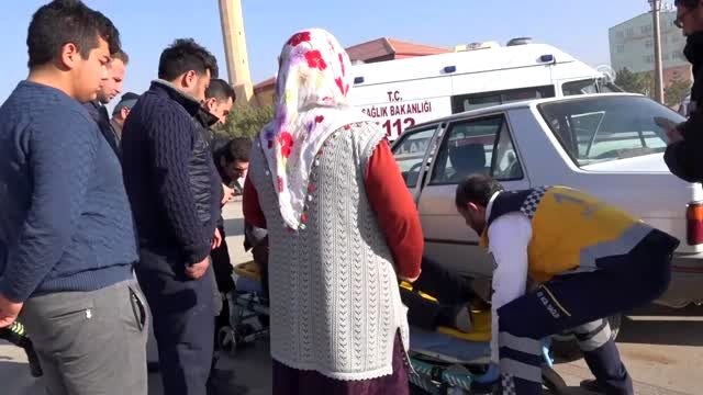 Otomobil ile hafif ticari araç çarpıştı: 5 yaralı - SİVAS