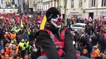Marseille : les manifestants se rassemblent en haut de la Canebière