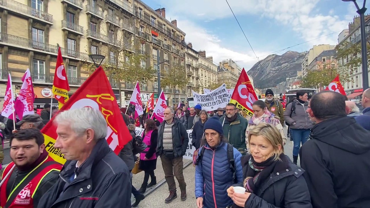 Grenoble : le départ de la manifestation grenobloise contre la réforme des retraites
