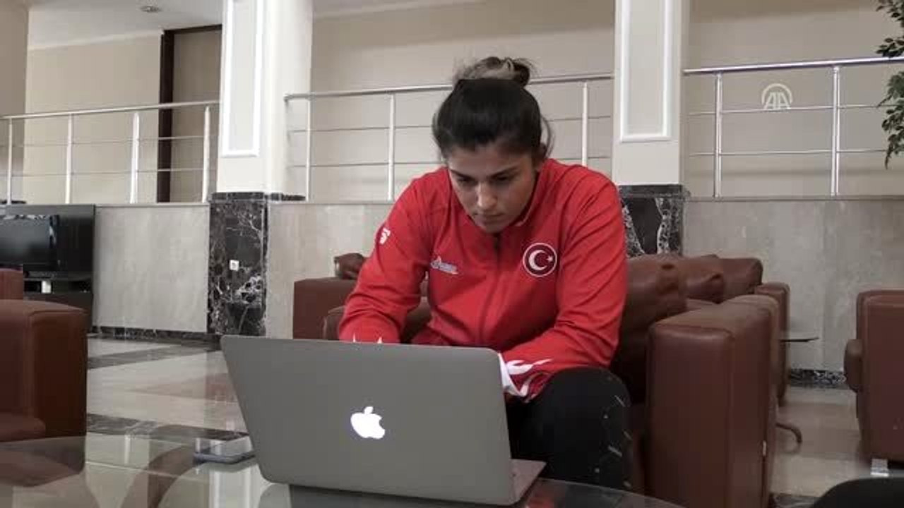 Milli boksör Busenaz Sürmeneli, AA'nın "Yılın Fotoğrafları" oylamasına katıldı