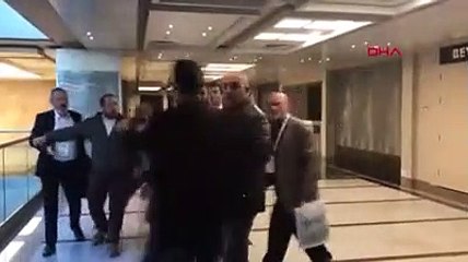 İBB'nin ulaşım çalıştayında taksiciler ve UBER sürücüleri arasında kavga çıktı