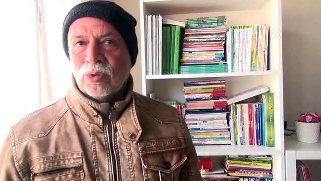 Emekli öğretmen dedesinden kalan evin bir bölümünü kütüphane oluşturdu - MERSİN