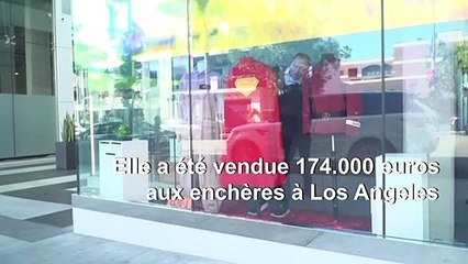 USA: la cape originale de Superman se vend à un prix record de 190 000 dollars aux enchères