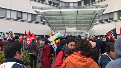 Rassemblement de soutien à l’hôpital