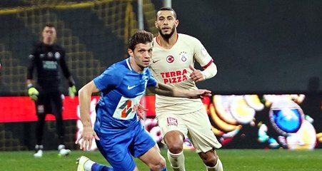 Minik bir Galatasaray taraftarı tribüne alınmadı! İşte o tepki çeken anlar