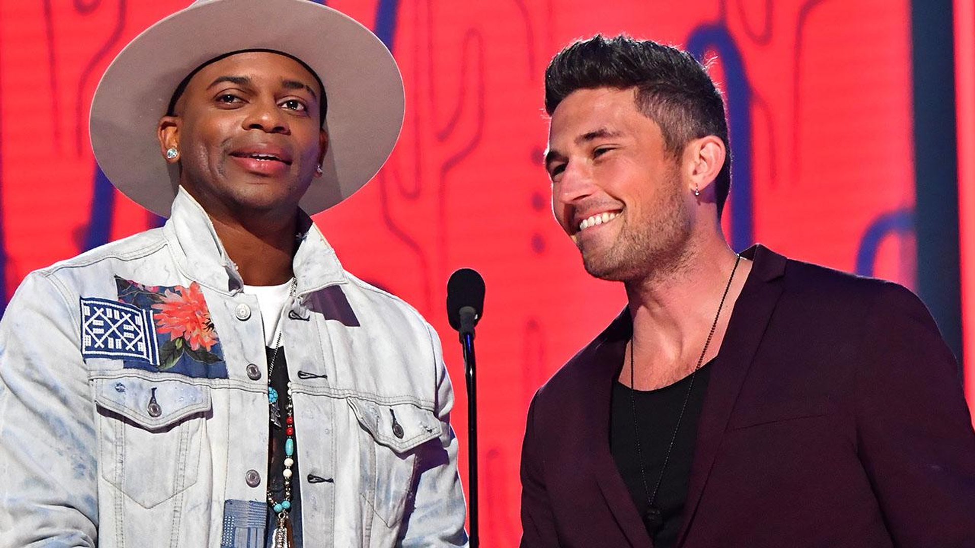 ⁣Country Singers Jimmie Allen and Michael Ray Reveal How They Connected Before Touring Together
