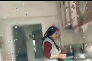 Efekt İle anneyi kandırmak ve annenin tatlı tepkisi