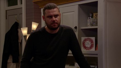 Robron - Liv Tells Chas About Aaron’s Behaviour!