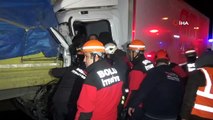 Tem Boludağı Tünel çıkışında kamyon tıra arkadan çarptı: Kamyon sürücüsü yaralandı