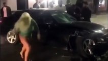 Culona con complejo de Bruce Lee destroza la ventana de un coche con varias patadas