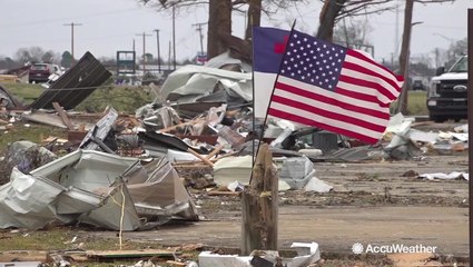 Teachers help shelter students from tornado