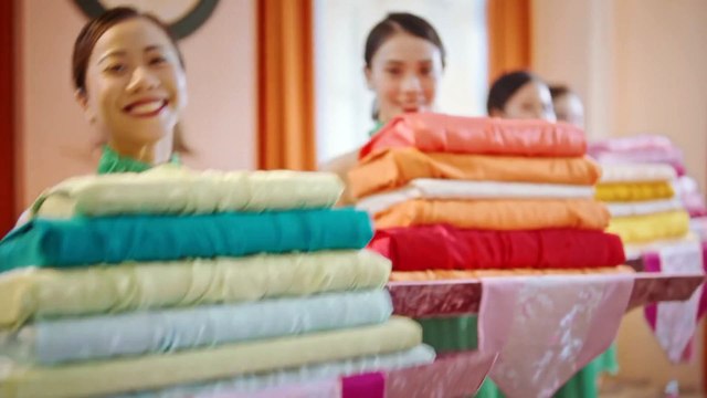 Jun Phạm hội ngộ cùng thành viên running man trong MV nhạc kịch Tết