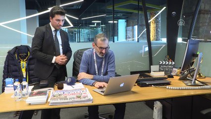 FOX TV Genel Yayın Yönetmeni Doğan Şentürk, AA Yılın Fotoğraflarını oyladı - İSTANBUL