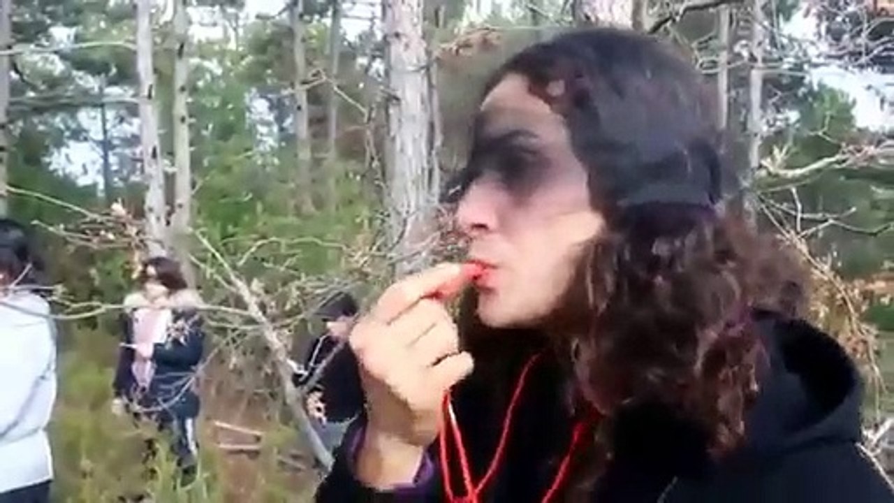 Kaz Dağlarında altın madenine karşı direnen kadınlardan Las Tesis performansı