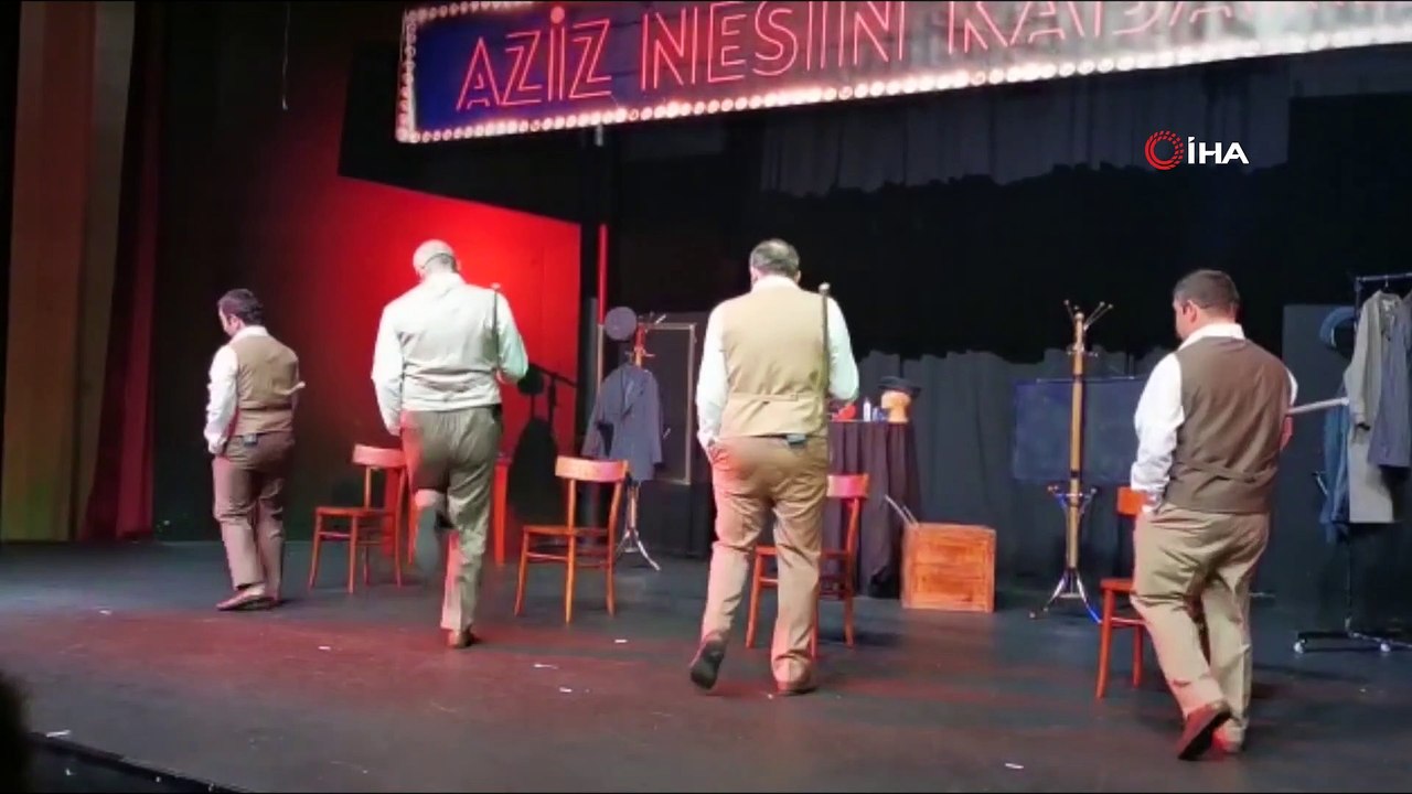 Marmaris'te Aziz Nesin Kabare oyunu sergilendi