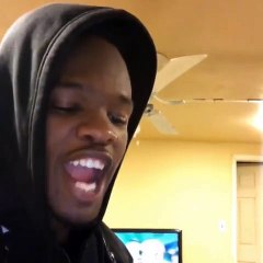 Prononcer « Aaron Earned An Iron Urn » avec l'accent de Baltimore