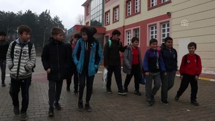 Köy çocukları yıldız güreşçi olmak için çalışıyor