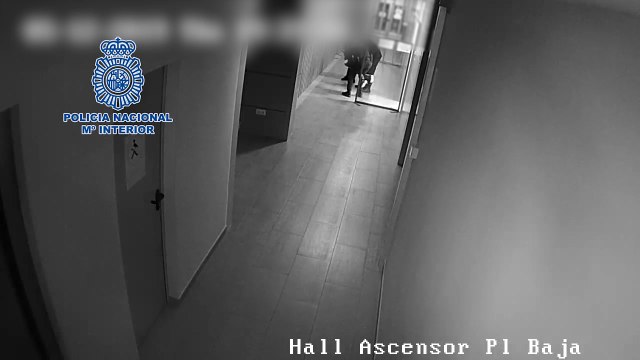 Policía salva la vida a un niño de 4 años que se atragantó con un trozo de comida