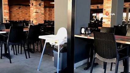 Sakarya'da dehşete düşüren görüntüler kamerada...Bebek sandalyesine çarpan 17 yaşındaki garsonu böyle dövdüler