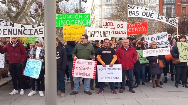 Concentraciones de apoyo y repulsa a los exjugadores de La Arandina