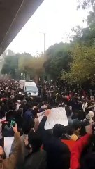 போராட்டத்தின் போது ஹாங்காங் மாணவர்கள் செய்தார்களே!.. நினைவிருக்கா?.. அதையே செய்த ஜாமியா மாணவர்கள்!