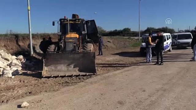 Yol çalışması sırasında insan kemiği bulundu - ADANA
