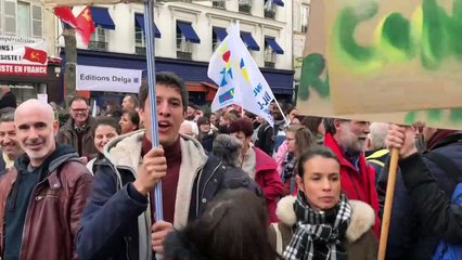 Une réforme des retraites "pas juste" : un enseignant témoigne de sa "peur"