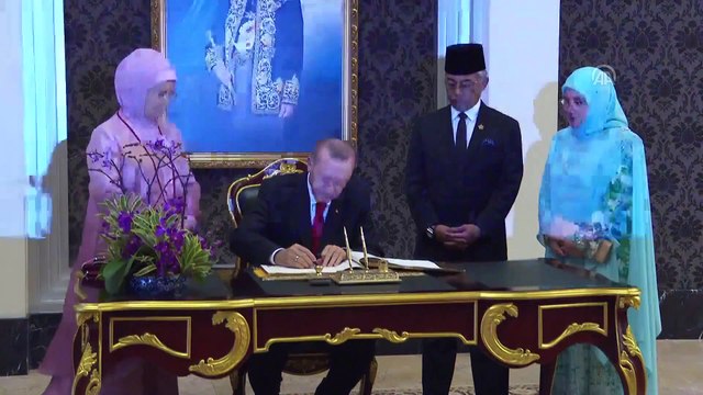 Cumhurbaşkanı Erdoğan, Malezya Kralı ile bir araya geldi - KUALA LUMPUR