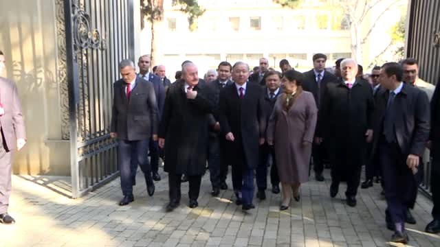 Şentop, Azerbaycan'daki Türk ve Azeri şehitliklerini ziyaret etti