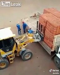 Déchargez moi ce camion !