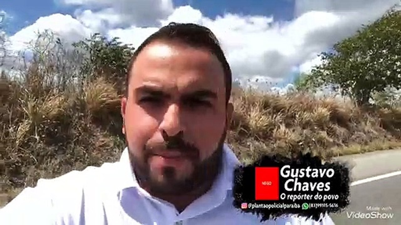 Carreta carregada de material reciclável tomba na BR-230, sentido João Pessoa