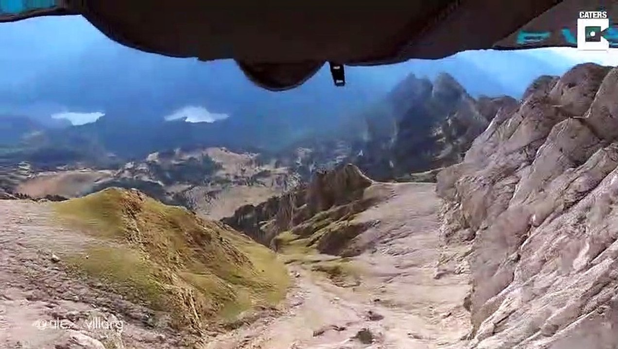 Vol en Wingsuit dans un trou de 3 mètres