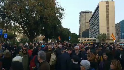 Gritos de "llibertat" frente al hotel donde se concentran Barça y Madrid