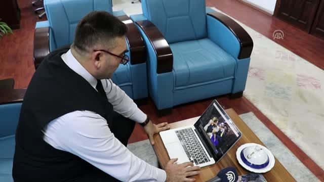 Burdur Jandarma Komutanı ve Emniyet Müdürü, AA'nın Yılın Fotoğrafları oylamasına katıldı