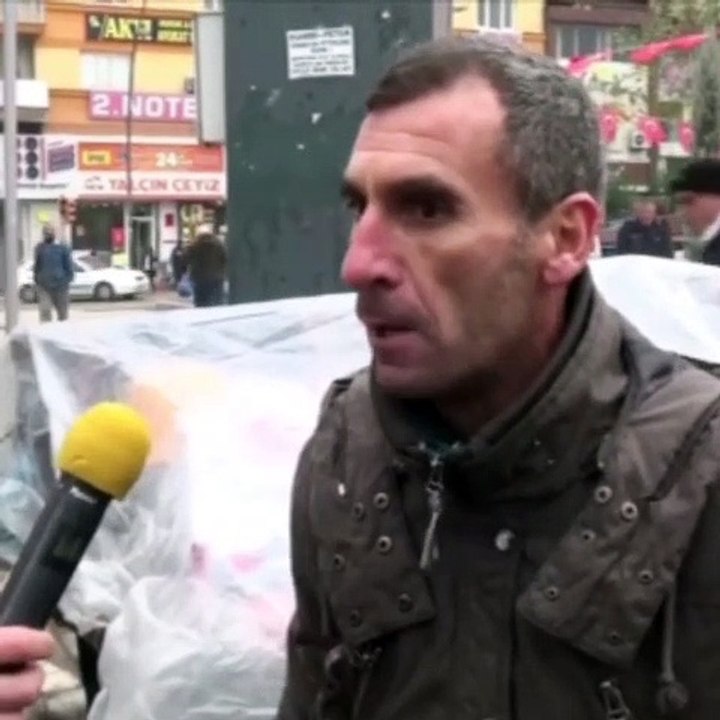 İŞSİZ İSYANI ÇOCUĞUMUN GÖZLERİNE BAKAMIYORUM....