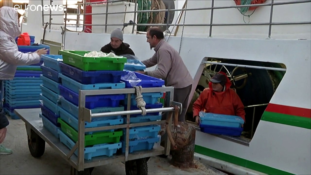 Upcycling the Oceans, pescando basura para convertirla en hilo