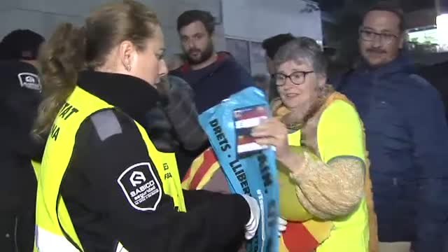 Los registros en los accesos al Camp Nou son mucho más restrictivos