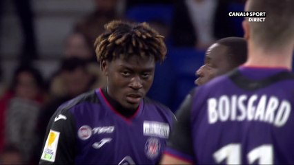 Manu Koné réduit le score pour Toulouse