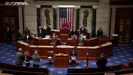 Câmara dos Representantes deve aprovar hoje destituição de Trump