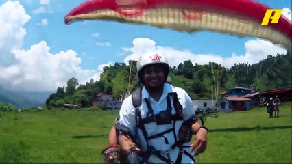 Best Of |  حسين الفقيه يقفز بالبراشوت ويمارس المشي الجبلي في نيبال بعيش الدور