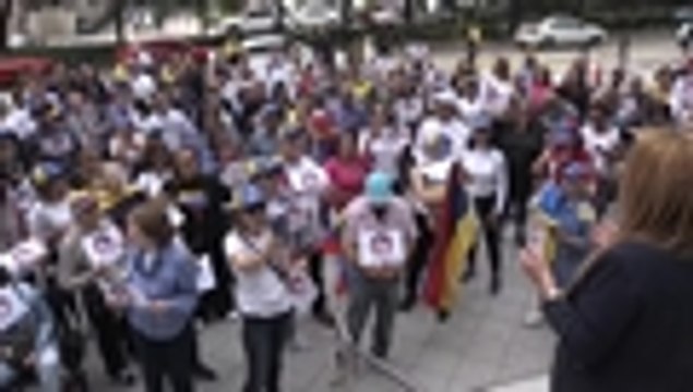 venezolanas marchan contra maduro.mp4