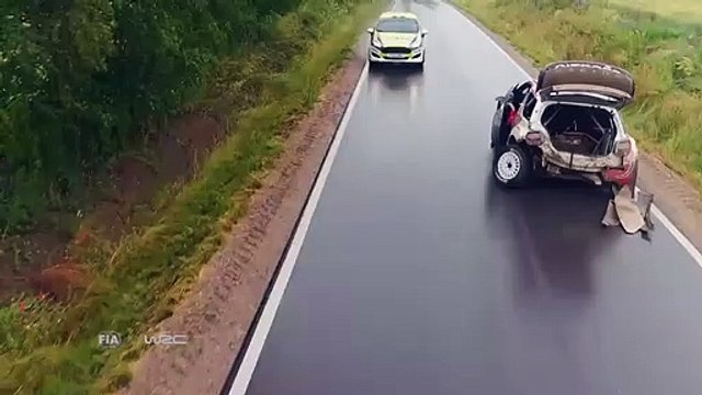 Il est temps pour ce pilote de rallye de rentrer au garage