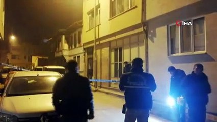 Silahla evi tarayıp kayıplara karıştılar